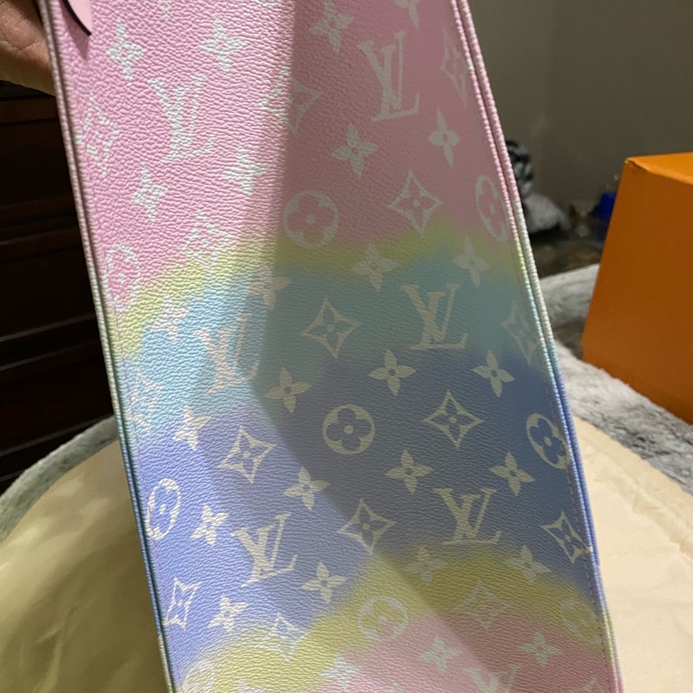 Louis Vuitton onthego - Picture 6 of 8